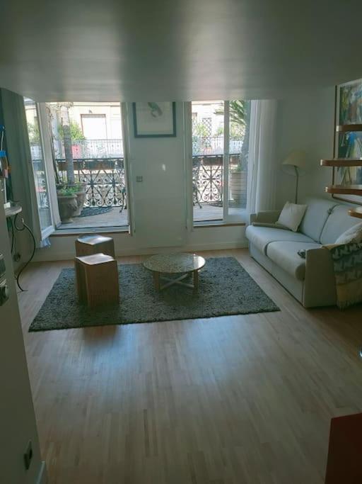 Centre Grand Duplex Avec Belle Terrasse Parigi